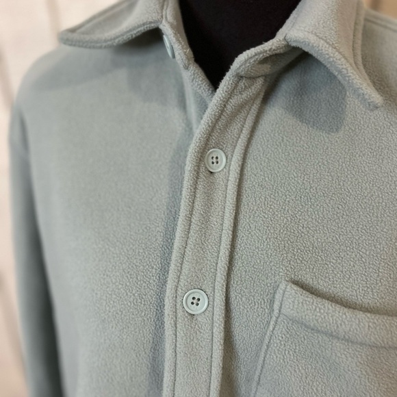 Aritzia Tna Polar Button Up Fleece Shirt Jacket, size 2 Medium. - Picture 5 of 9
